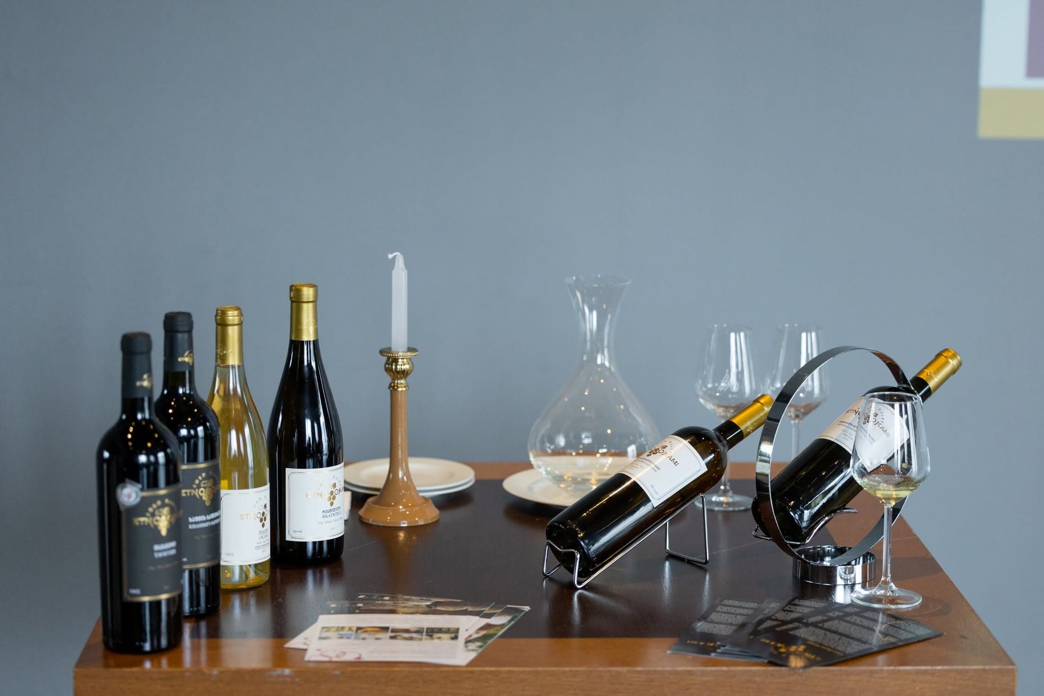 Etno Okami wines with a decanter